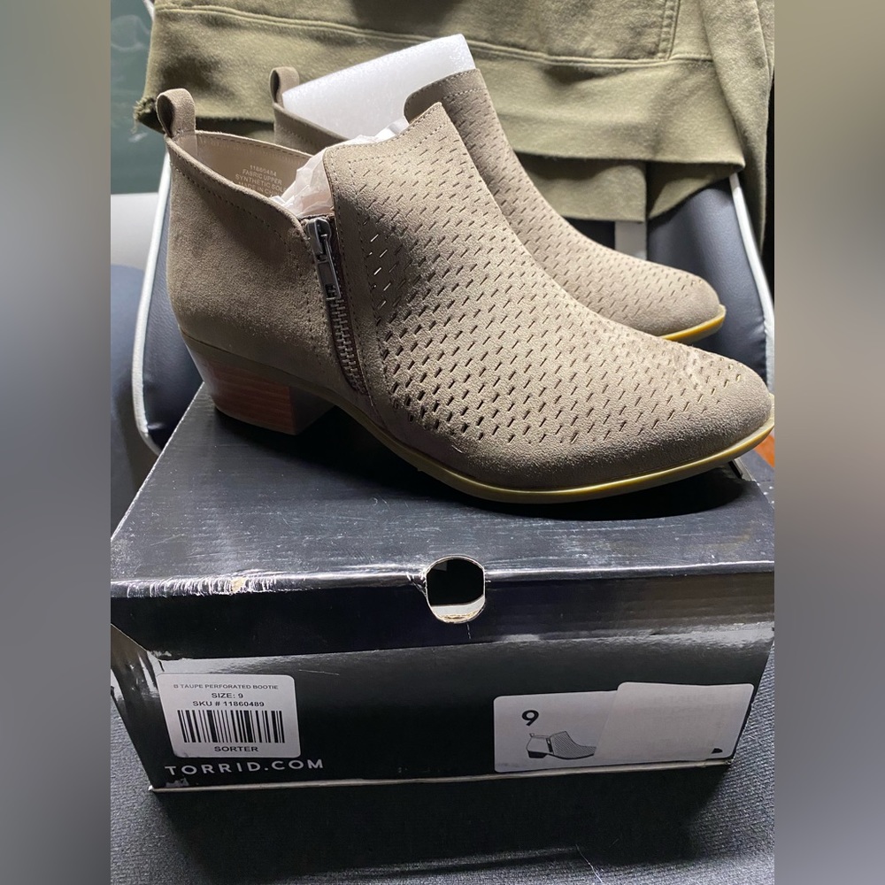 NEW! Torrid Booties. Extra wide width size 9. *free gift with purchase*